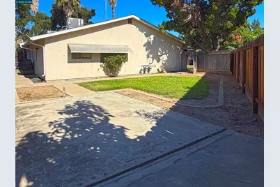 2404-2406 Counts Ct, Modesto, CA 95355 - Photo 15