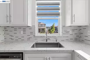 2134 Daimler St, Lathrop, CA 95330 - Photo 13