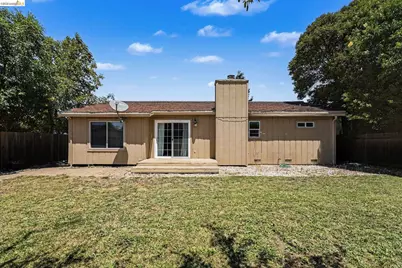 1303 Crane Dr, Suisun City, CA 94585 - Photo 29