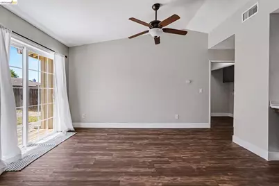 1303 Crane Dr, Suisun City, CA 94585 - Photo 9