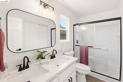 5901 Pine Vista Way, Elk Grove, CA 95758 - Photo 19
