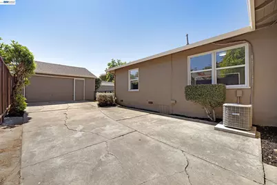 1987 San Rafael St, San Leandro, CA 94577 - Photo 11
