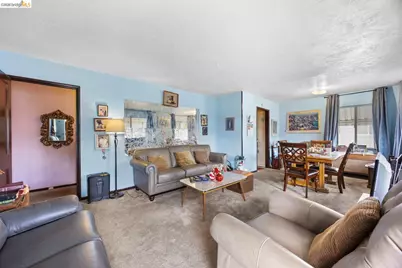 9527 Coral Rd, Oakland, CA 94603 - Photo 3