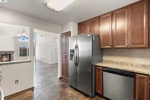774 Fairfax Ct, Fairfield, CA 94534 - Photo 9
