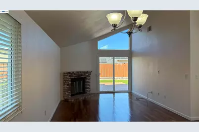 774 Fairfax Ct., Fairfield, CA 94534 - Photo 3