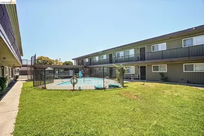 1017 H St, Antioch, CA 94509 - Photo 9