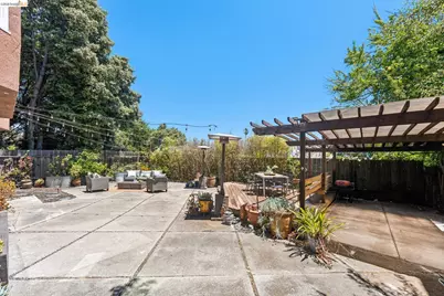 455 Lagunitas Ave, Oakland, CA 94610 - Photo 53