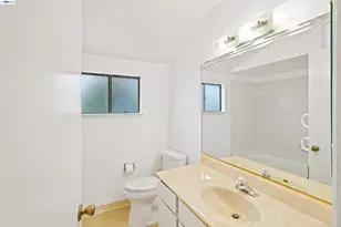 5219 Heavenly Ridge Ln, Richmond, CA 94803 - Photo 31