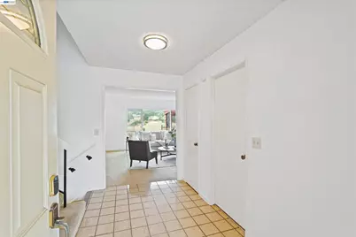 5219 Heavenly Ridge Ln, Richmond, CA 94803 - Photo 29