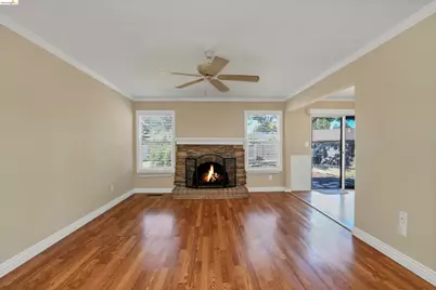 2123 Camelia Ct, Pittsburg, CA 94565 - Photo 17