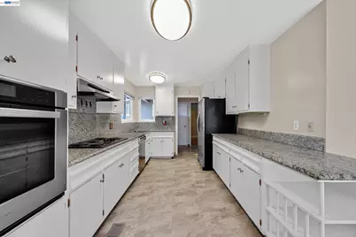 1289 Kimberly Dr, San Jose, CA 95118 - Photo 17