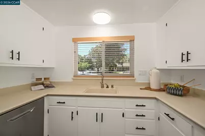 615 Flora St, Martinez, CA 94553 - Photo 21