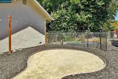 615 Flora St, Martinez, CA 94553 - Photo 43