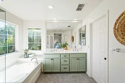 2324 Fortuna Ln, Tracy, CA 95377 - Photo 27
