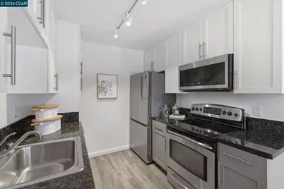 233 Masters Ct #4, Walnut Creek, CA 94598 - Photo 5