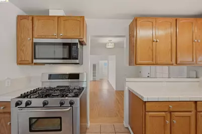 963 Devon Dr, Hayward, CA 94542 - Photo 15
