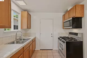 963 Devon Dr, Hayward, CA 94542 - Photo 15