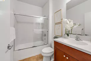 6466 Hollis St, Emeryville, CA 94608 - Photo 19