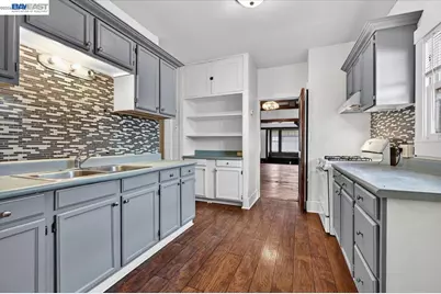 950 Loomis Ct, Oakland, CA 94606 - Photo 19