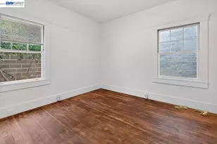 950 Loomis Ct, Oakland, CA 94606 - Photo 15