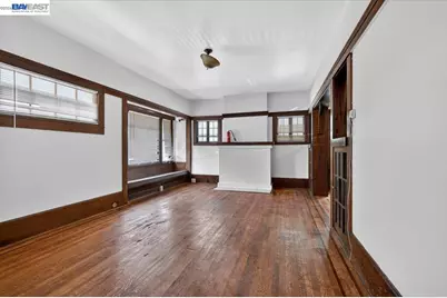 950 Loomis Ct, Oakland, CA 94606 - Photo 11