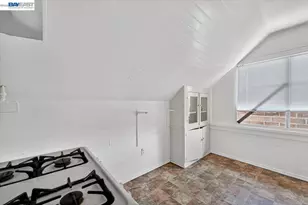 950 Loomis Ct, Oakland, CA 94606 - Photo 33