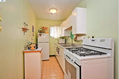 3914 Agua Vista St, Oakland, CA 94601 - Photo 41