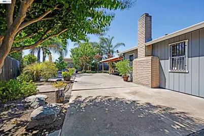 534 Buena Vida Ct, Stockton, CA 95206 - Photo 25
