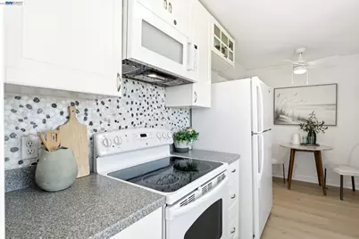 1075 Shell Blvd #11, Foster City, CA 94404 - Photo 23
