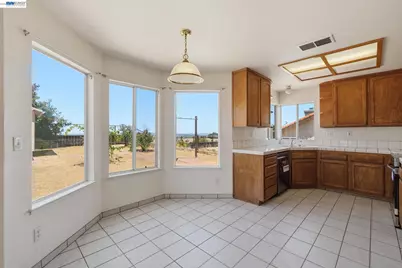 9 Beechwood Ct, Pittsburg, CA 94565 - Photo 15