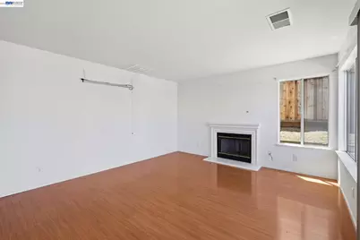 9 Beechwood Ct, Pittsburg, CA 94565 - Photo 11