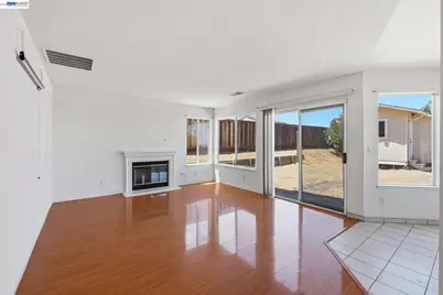 9 Beechwood Ct, Pittsburg, CA 94565 - Photo 9
