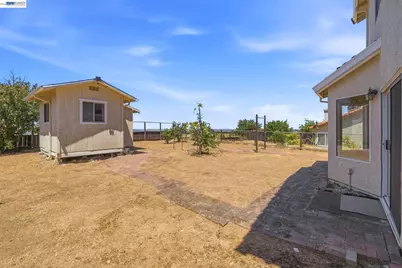 9 Beechwood Ct, Pittsburg, CA 94565 - Photo 31