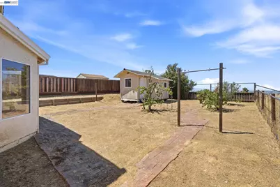 9 Beechwood Ct, Pittsburg, CA 94565 - Photo 33