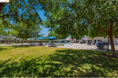 1421 Woodmont Way, Stockton, CA 95209 - Photo 41