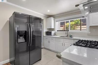 26770 Hayward Blvd, Hayward, CA 94542 - Photo 5