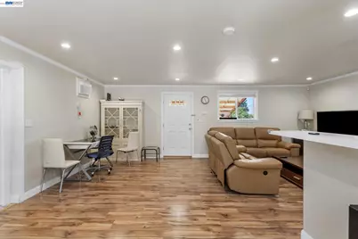 26770 Hayward Blvd, Hayward, CA 94542 - Photo 3