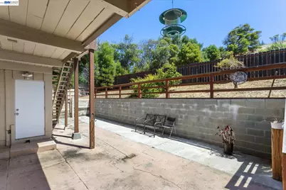 26770 Hayward Blvd, Hayward, CA 94542 - Photo 23