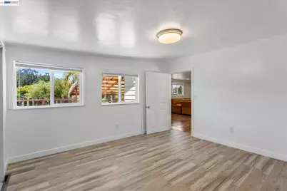 26770 Hayward Blvd, Hayward, CA 94542 - Photo 11