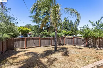 26770 Hayward Blvd, Hayward, CA 94542 - Photo 19