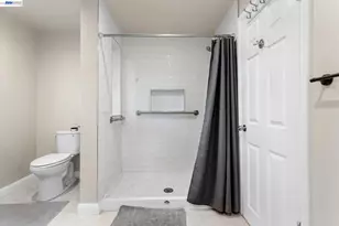 26770 Hayward Blvd, Hayward, CA 94542 - Photo 21