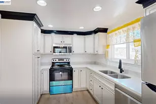 240 Richfield Dr, San Jose, CA 95129 - Photo 7