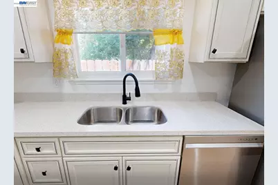 240 Richfield Dr, San Jose, CA 95129 - Photo 9