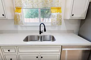 240 Richfield Dr, San Jose, CA 95129 - Photo 9