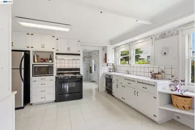 770 Grove Way, Hayward, CA 94541 - Photo 9