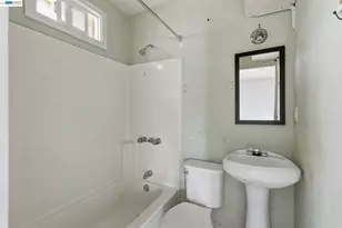 1735 Auseon Ave, Oakland, CA 94621 - Photo 23