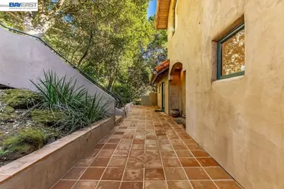 1302 Westview Dr, Berkeley, CA 94705 - Photo 71