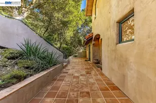 1302 Westview Dr, Berkeley, CA 94705 - Photo 71