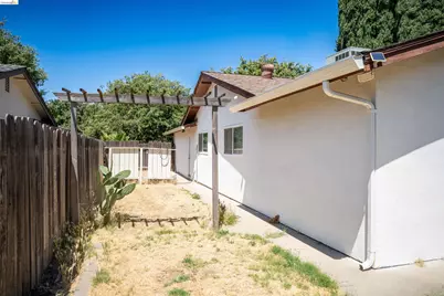 2008 Presidio Ave, Modesto, CA 95355 - Photo 23
