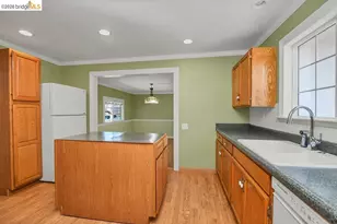 805 Calero St, Milpitas, CA 95035 - Photo 7